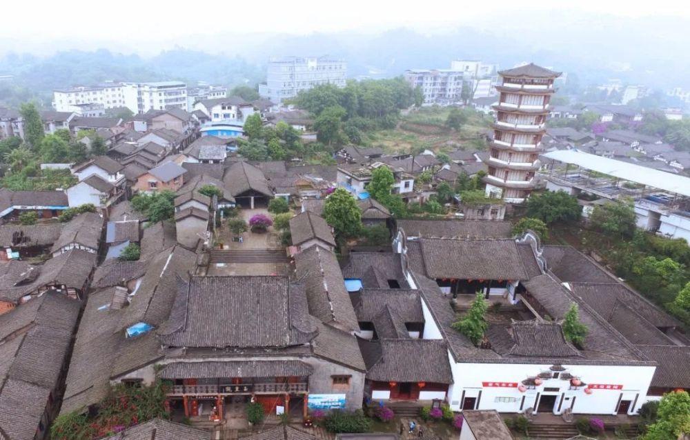 相同性别可以互相喜欢吗？我经常想起比我大5岁的男生很难受怎么办？游戏画面